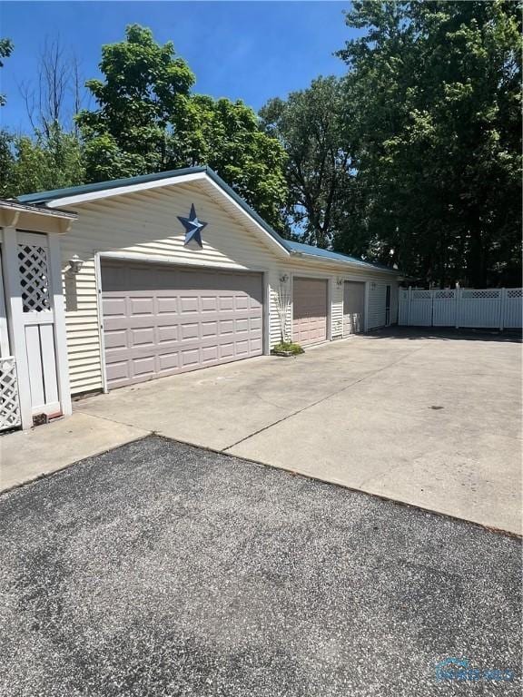 621 Noble Dr, Bryan, OH 43506 - photo 3