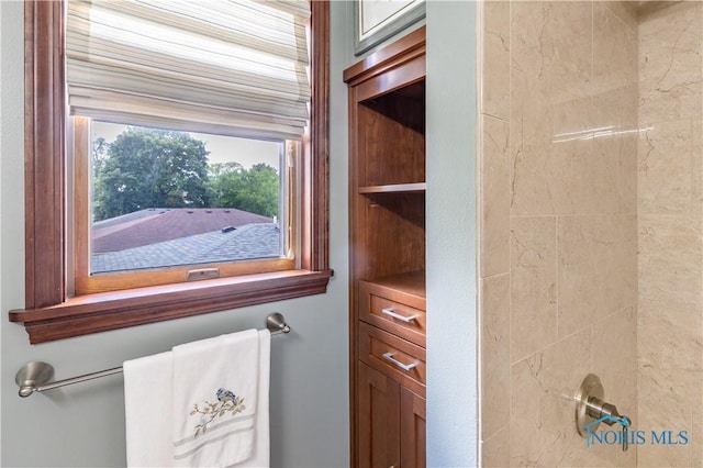312 W Dudley St, Maumee, OH 43537 - bathroom view