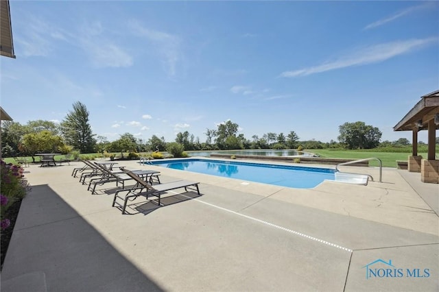 586 N State Route 587, Fostoria, OH 44830 - swimming pool with a patio area and a gazebo