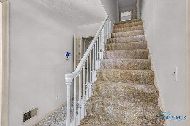 5941 Indian Trl, Sylvania, OH 43560 - view of stairway
