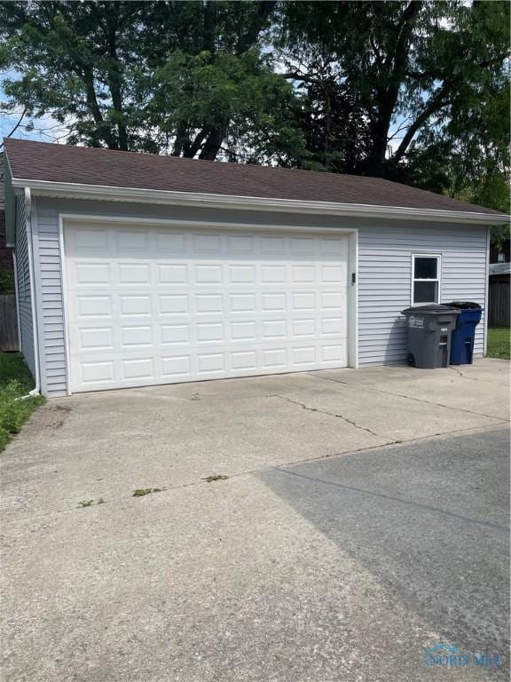 4846 Amesbury Rd, Toledo, OH 43612 - view of detached garage