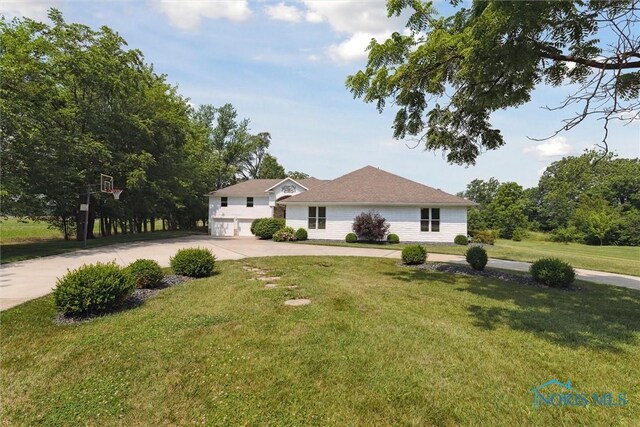 720 Fostoria Rd, Northwood, OH 43619 - photo 2