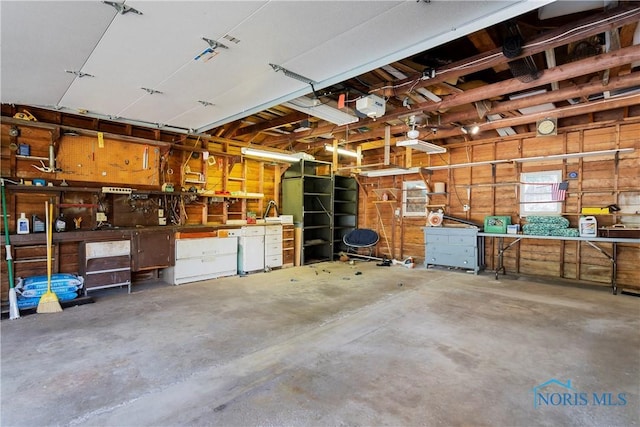 3328 Island Ave, Toledo, OH 43614 - garage with a workshop area