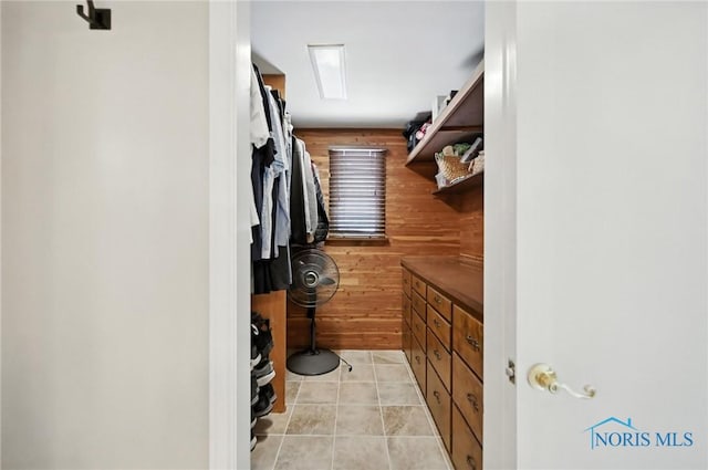 4567 Torquay Ave, Toledo, OH 43615 - walk in closet featuring light tile patterned flooring