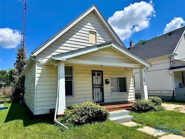 1534 Pinewood Ave, Toledo, OH 43607 - view of front of home with covered porch