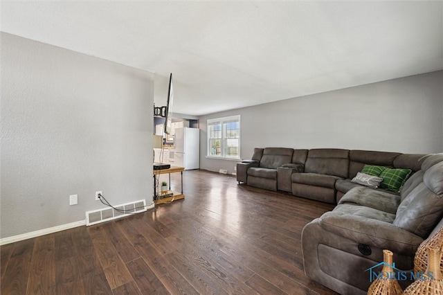 1285 Glenview Rd, Toledo, OH 43614 - living area featuring wood finished floors and baseboards