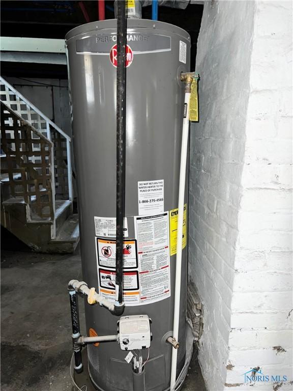 3927 Vermaas Ave, Toledo, OH 43612 - utilities with gas water heater