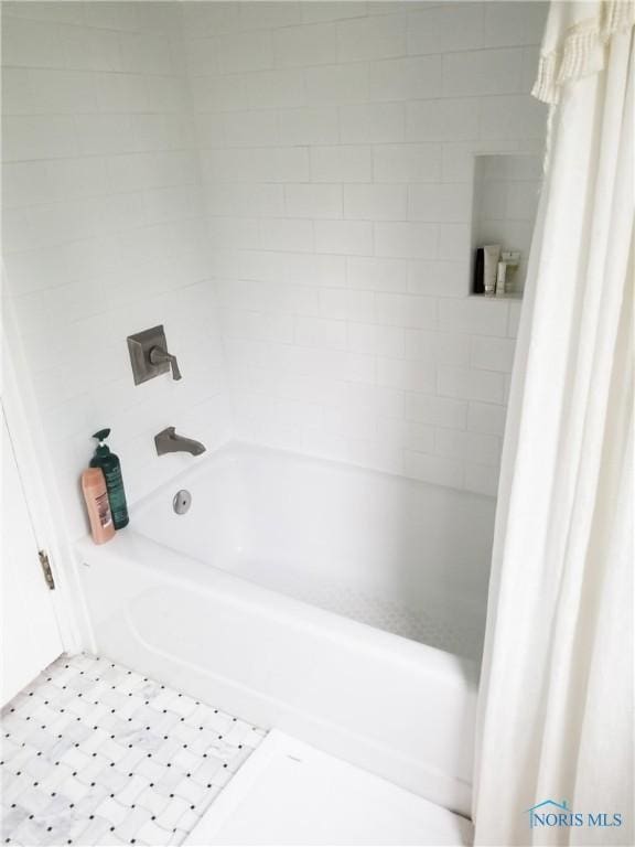 3704 Brookside Rd, Ottawa Hills, OH 43606 - full bathroom with shower / bath combination with curtain