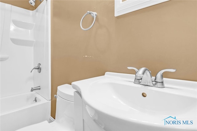 545 Wallace Ave, Bowling Green, OH 43402 - full bathroom with bathtub / shower combination and vanity