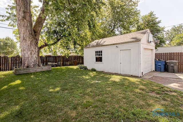 4334 Commonwealth Ave, Toledo, OH 43612 - view of outbuilding featuring concrete driveway