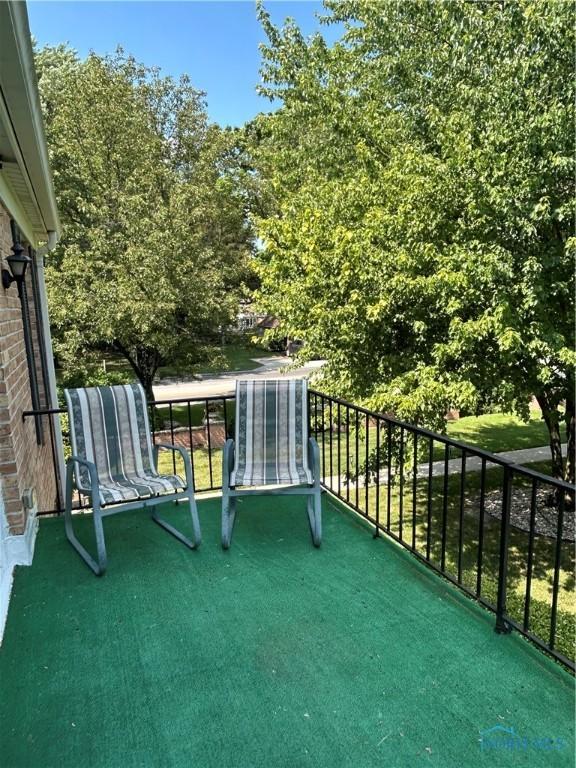4243 W Bancroft St Unit 202W, Ottawa Hills, OH 43615 - view of patio / terrace
