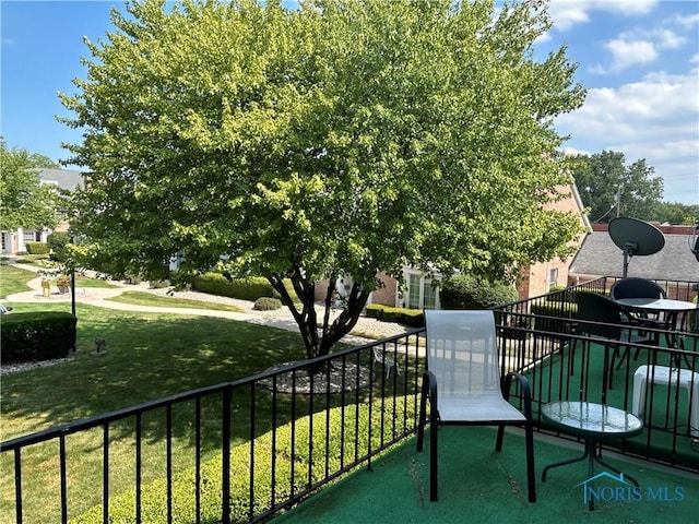 4243 W Bancroft St Unit 202W, Ottawa Hills, OH 43615 - view of balcony