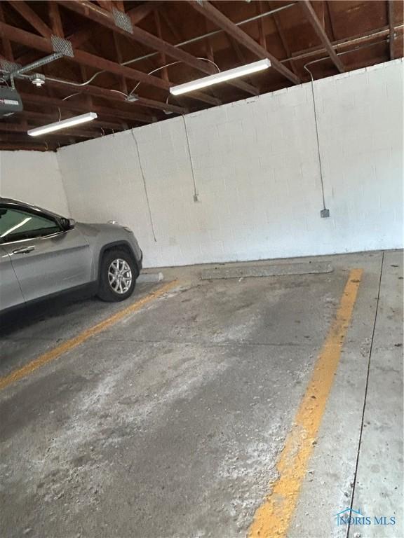 4243 W Bancroft St Unit 202W, Ottawa Hills, OH 43615 - view of garage