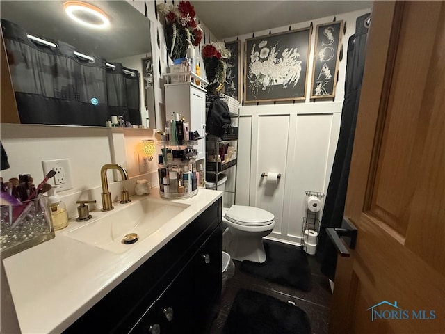26654 Elliott Rd, Defiance, OH 43512 - full bath with vanity and curtained shower
