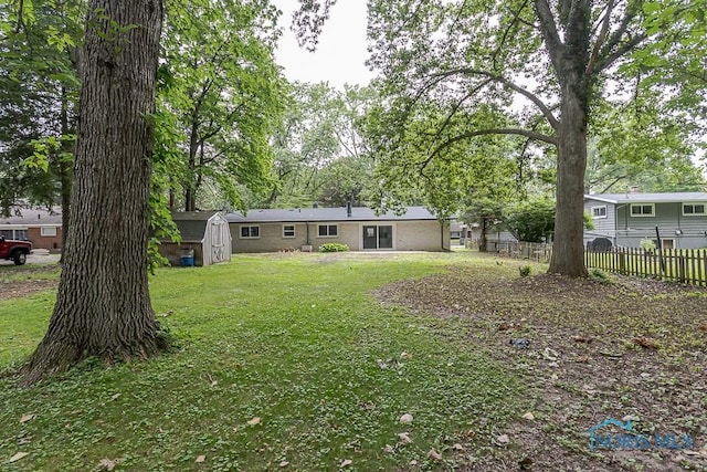 2617 Schroeder St, Toledo, OH 43613 - view of yard featuring a shed