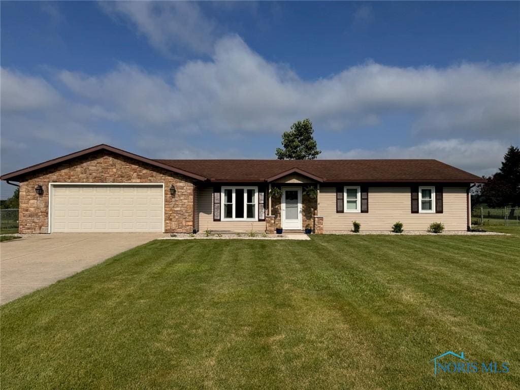 109 Avalon Dr, Bryan, OH 43506 - photo 1