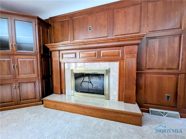 309 Buckeye St, Archbold, OH 43502 - detailed view of carpet and a fireplace