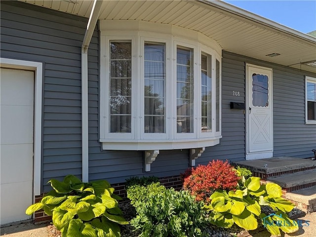 208 E Union St, Walbridge, OH 43465 - property entrance