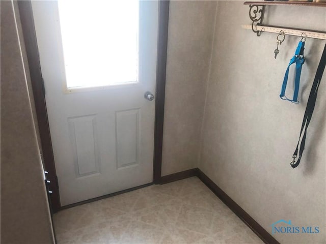 4815 298th St, Toledo, OH 43611 - view of entryway