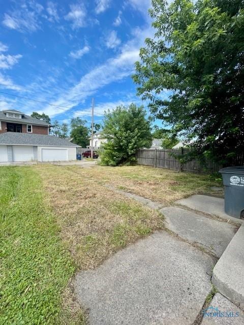 522 Oswald St, Toledo, OH 43605 - view of yard