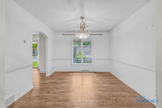 2374 Saint James Woods Blvd, Toledo, OH 43617 - photo 6