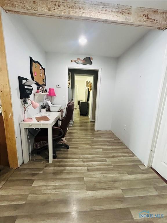 1020 Fremont Ave, Findlay, OH 45840 - office space with light wood-style flooring