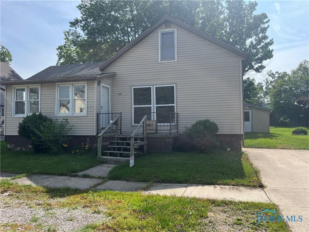612 S Pleasant St, Montpelier, OH 43543 - photo 1