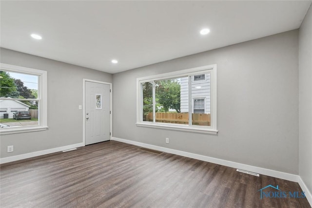 2713 Stateview Dr, Toledo, OH 43609 - foyer entrance with dark wood-type flooring and recessed lighting