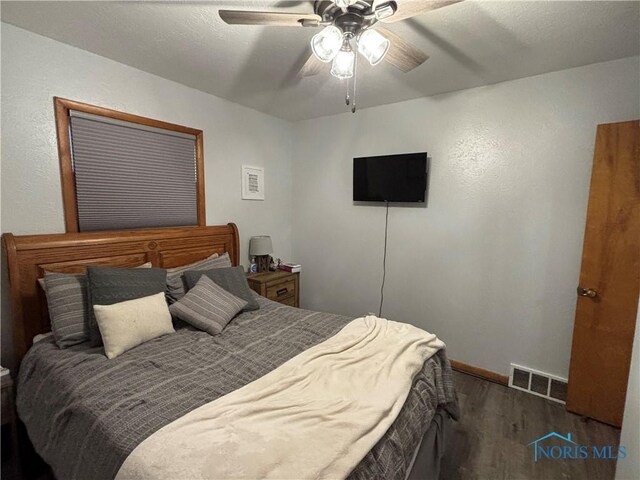 214 Raymond St, Walbridge, OH 43465 - photo 12