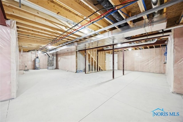 2700 Cross Ridge Way, Perrysburg, OH 43551 - unfinished basement with gas water heater and heating unit