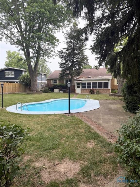 125 E Yates Ave, Findlay, OH 45840 - outdoor pool featuring a patio