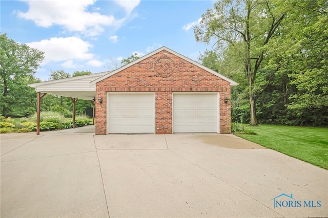 21010 Lemoyne Rd, Luckey, OH 43443 - garage featuring a detached garage
