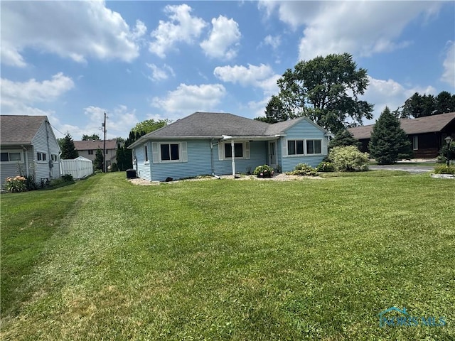 1926 Tiffin Rd, Fremont, OH 43420 - view of front of home with a front yard