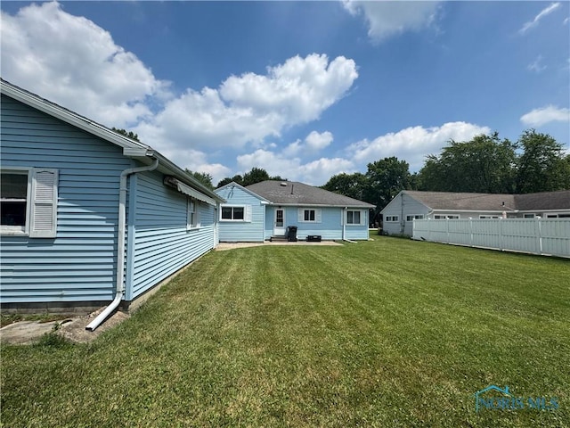 1926 Tiffin Rd, Fremont, OH 43420 - view of yard