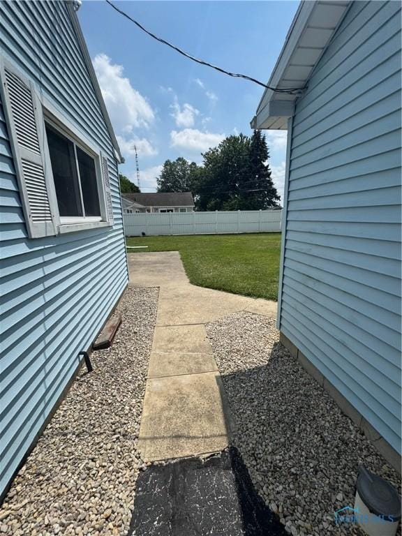 1926 Tiffin Rd, Fremont, OH 43420 - view of yard