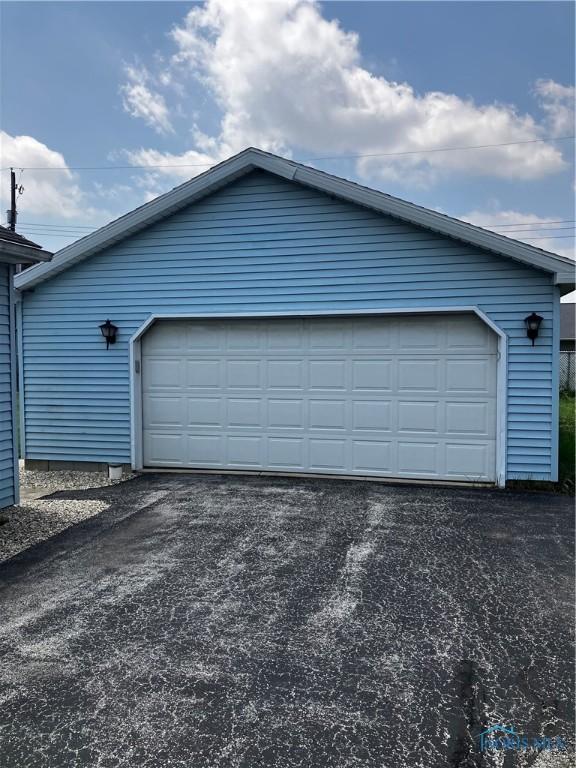 1926 Tiffin Rd, Fremont, OH 43420 - view of garage