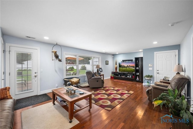 3605 W Laskey Rd, Toledo, OH 43623 - living room featuring wood finished floors and recessed lighting