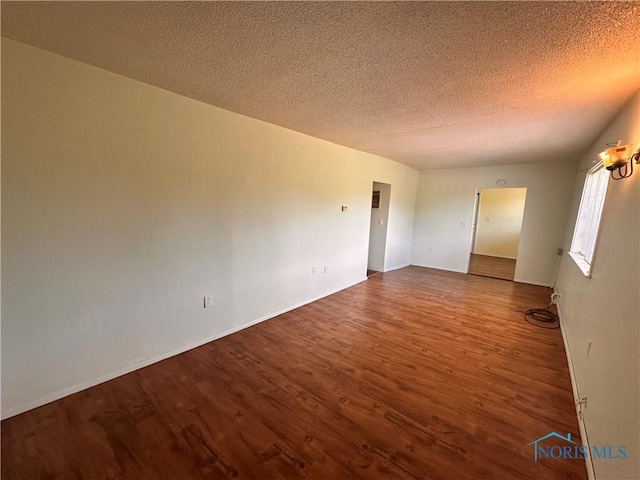 2167 Oakdale Ave, Oregon, OH 43616 - photo 2