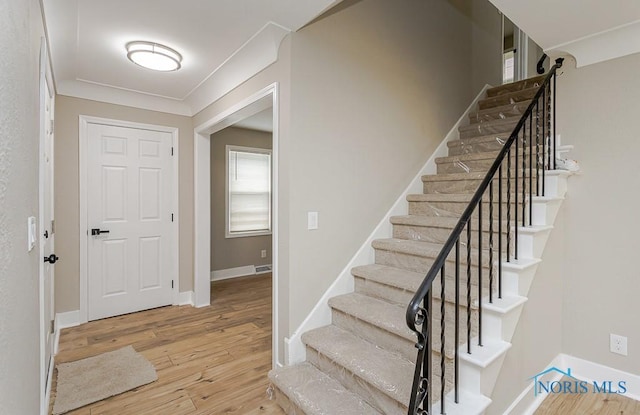 4308 Willis Blvd, Toledo, OH 43623 - entryway featuring stairway and wood finished floors