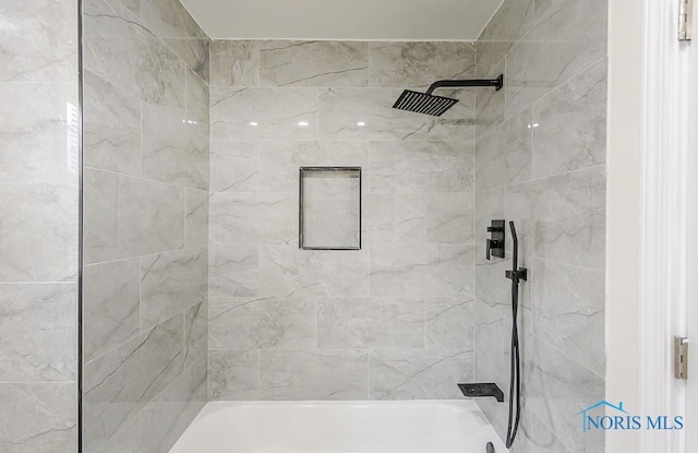 4308 Willis Blvd, Toledo, OH 43623 - full bathroom with shower / bathtub combination