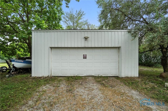 5660 Rd 180, Antwerp, OH 45813 - detached garage featuring dirt driveway