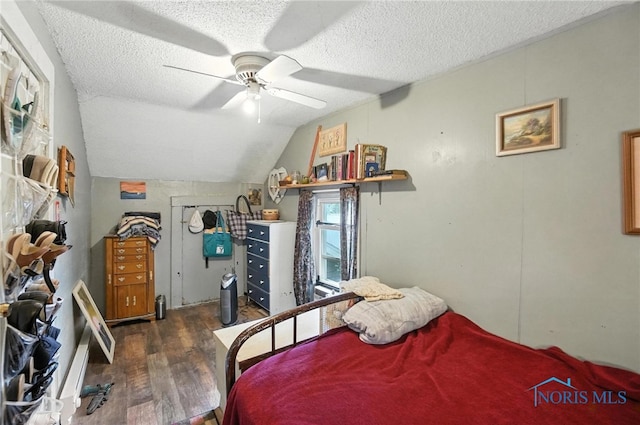 5660 Rd 180, Antwerp, OH 45813 - bedroom with wood finished floors, a textured ceiling, ceiling fan, and lofted ceiling