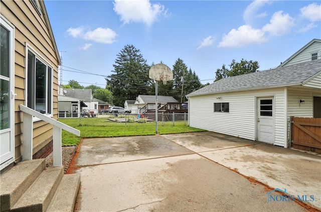 1447 Craigwood Rd, Toledo, OH 43612 - view of patio / terrace featuring a gate