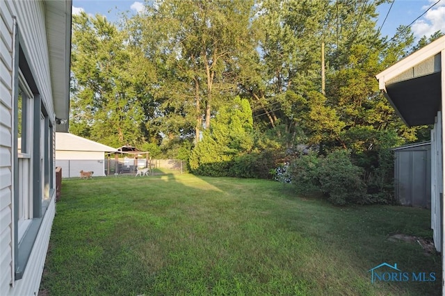 3129 Elmview Dr, Toledo, OH 43613 - view of yard