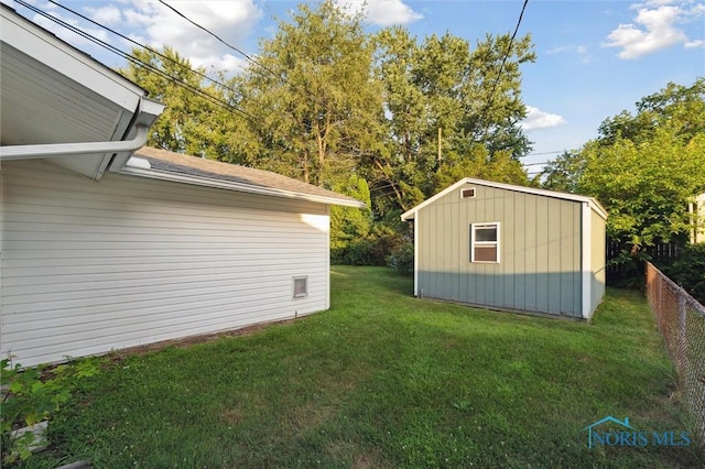 3129 Elmview Dr, Toledo, OH 43613 - view of yard with a storage shed