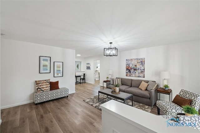 3129 Elmview Dr, Toledo, OH 43613 - living area with a chandelier, light wood finished floors, and recessed lighting