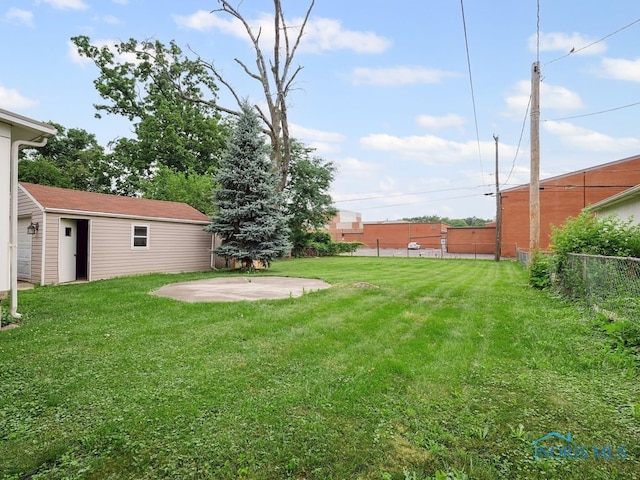 1242 Holgate Ave, Maumee, OH 43537 - view of yard featuring an outbuilding