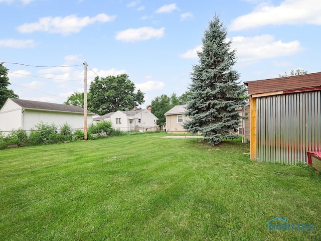 1242 Holgate Ave, Maumee, OH 43537 - view of green lawn