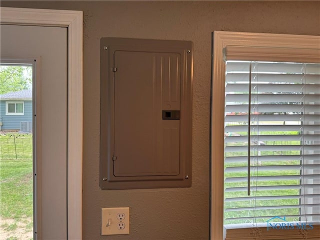 1712 Maumee Dr, Defiance, OH 43512 - detailed view of electric panel