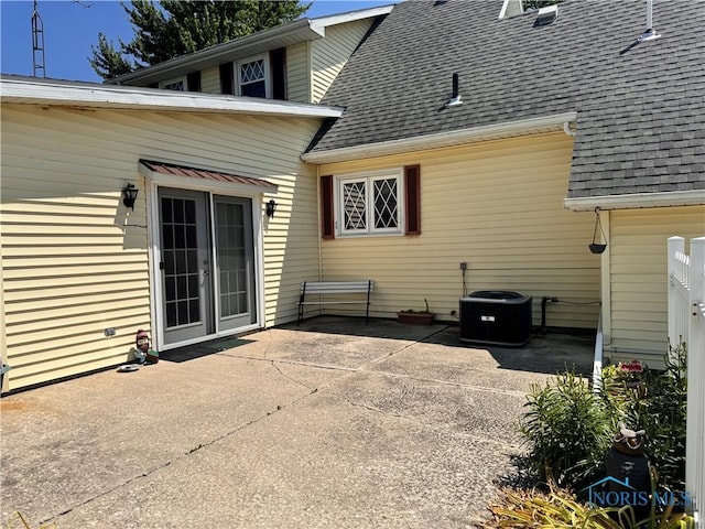 8320 Openlander Rd, Sherwood, OH 43556 - back of house with roof with shingles and a patio